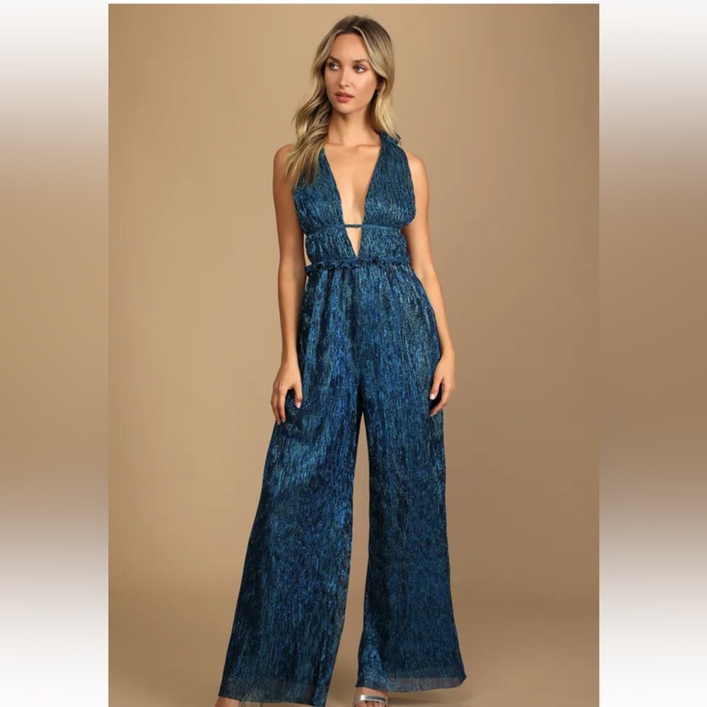 Party Factor Metallic Blue
Multi Ruffled Wide-Leg Jumpsuit